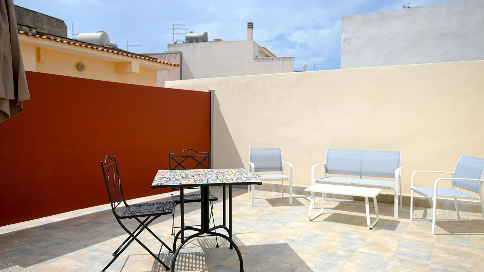 Vila Estia, Ospitalita Siciliana Avola